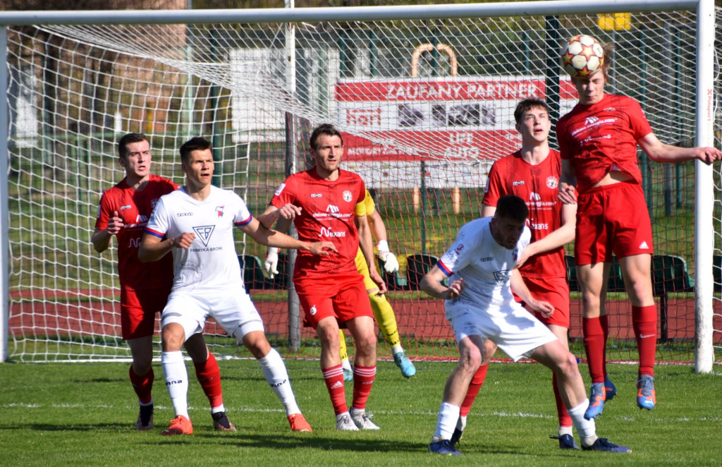 Derby dla Białobrzegów! Pilica 3 Broń 1