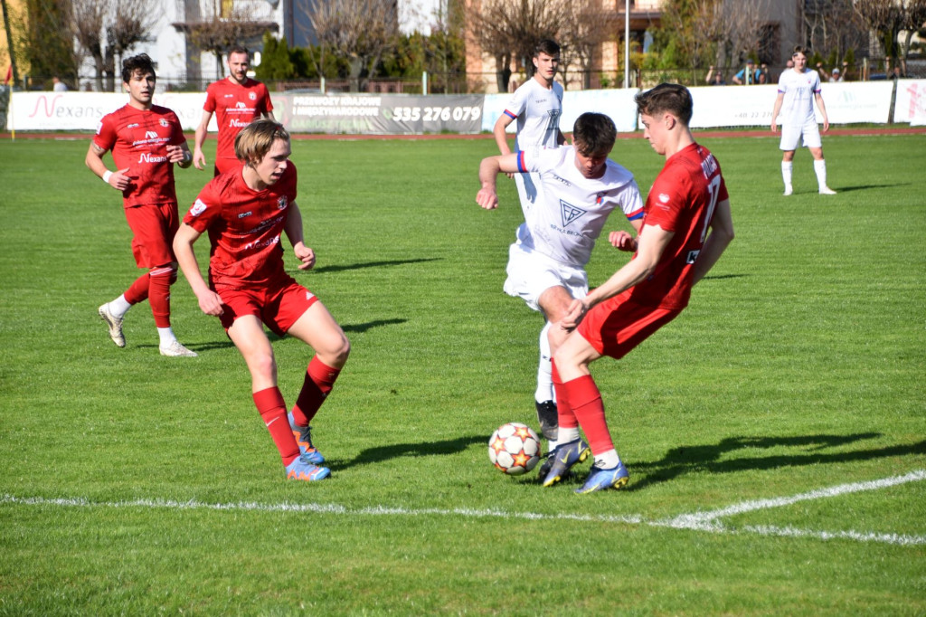 Derby dla Białobrzegów! Pilica 3 Broń 1