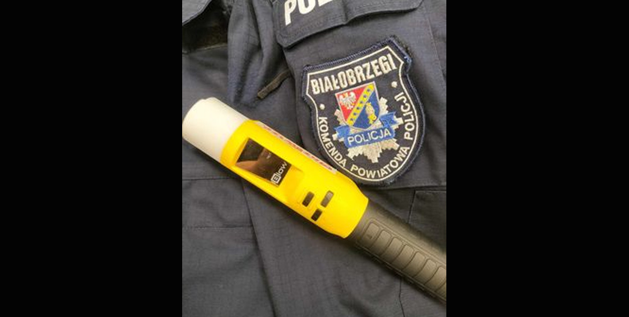 55-latka spowodowała kolizję w Białobrzegach. Miała 3 promile! 
