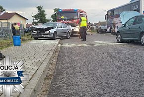 Czołowe zderzenie w Starej Błotnicy. Policjanci wyjaśniają okoliczności-4227