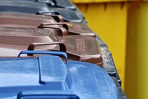 Fioletowe worki na odpady. Oto, co powinno tam trafiać-8682