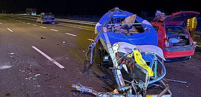 Wypadek na S7. Kierowca w szpitalu, uszkodzone dwa auta i żaglówka-8267