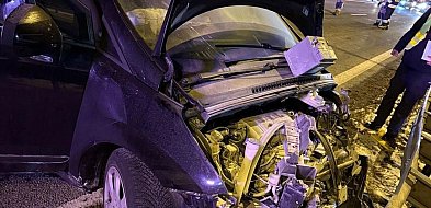 Policjanci wyjaśniają okoliczności poważnego wypadku na S7