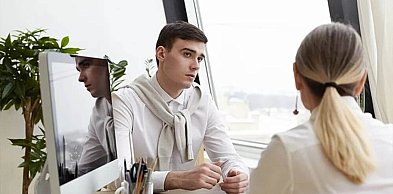 Praca tymczasowa czy stała - co się opłaca z perspektywy pracownika?