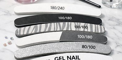 Pilniki do paznokci żelowych i akrylowych – czym się różnią?