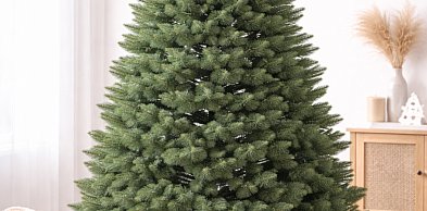 Producent choinek sztucznych – jak wybrać partnera, który zapewni jakość, powtarza