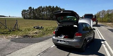 Groźny wypadek na drodze K-48. Motocyklista trafił do szpitala