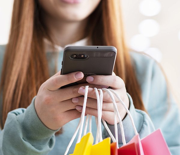 Zalando i Temu podpadły urzędowi. Klienci byli wprowadzani w błąd-8690