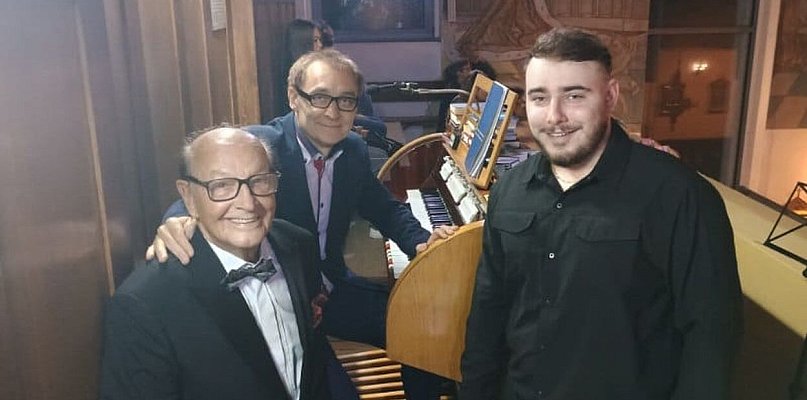„Historia Muzyką Pisana”. Krystian i Wiesław Ochman wystąpią w Stromcu