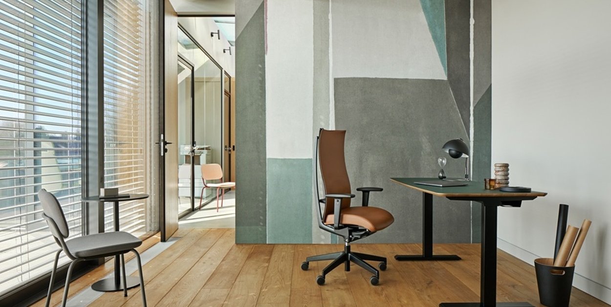 Jak dobrać fotel ergonomiczny do wzrostu i stylu pracy